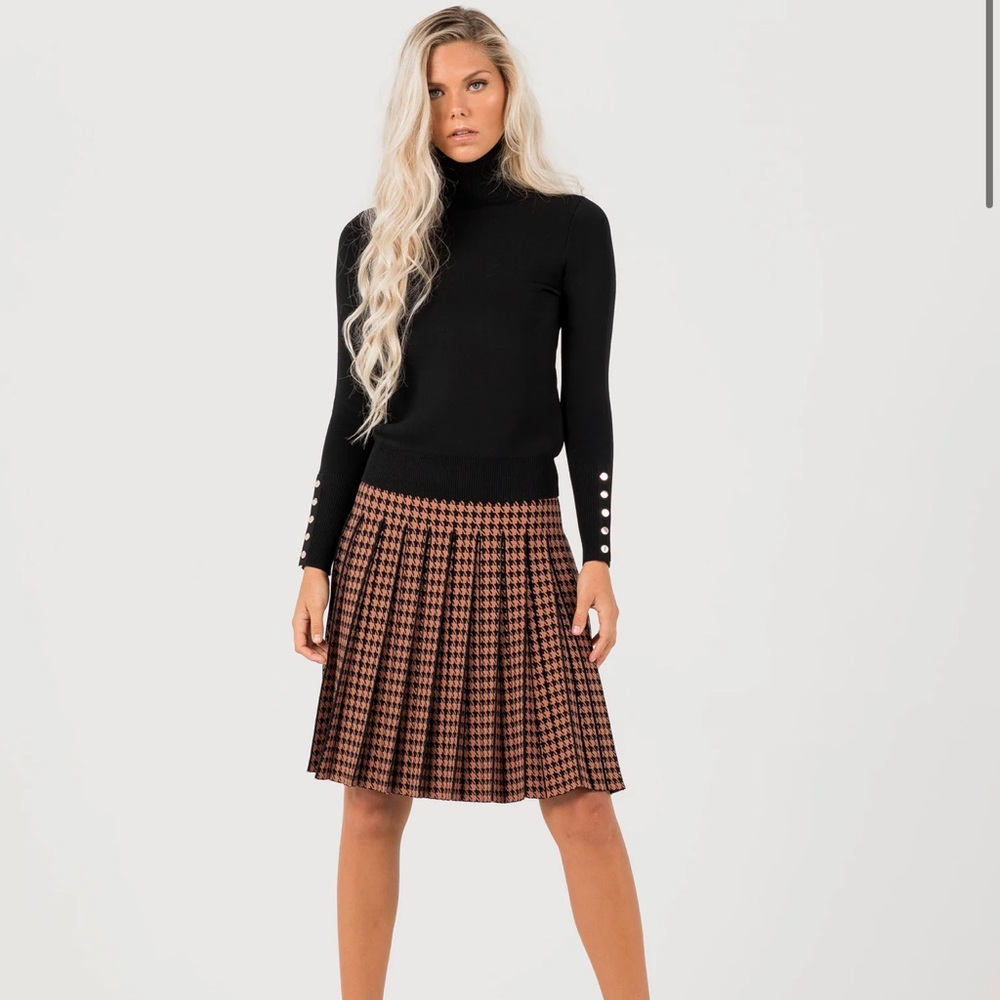 Brand new Aleeza Paris Skirt 25”